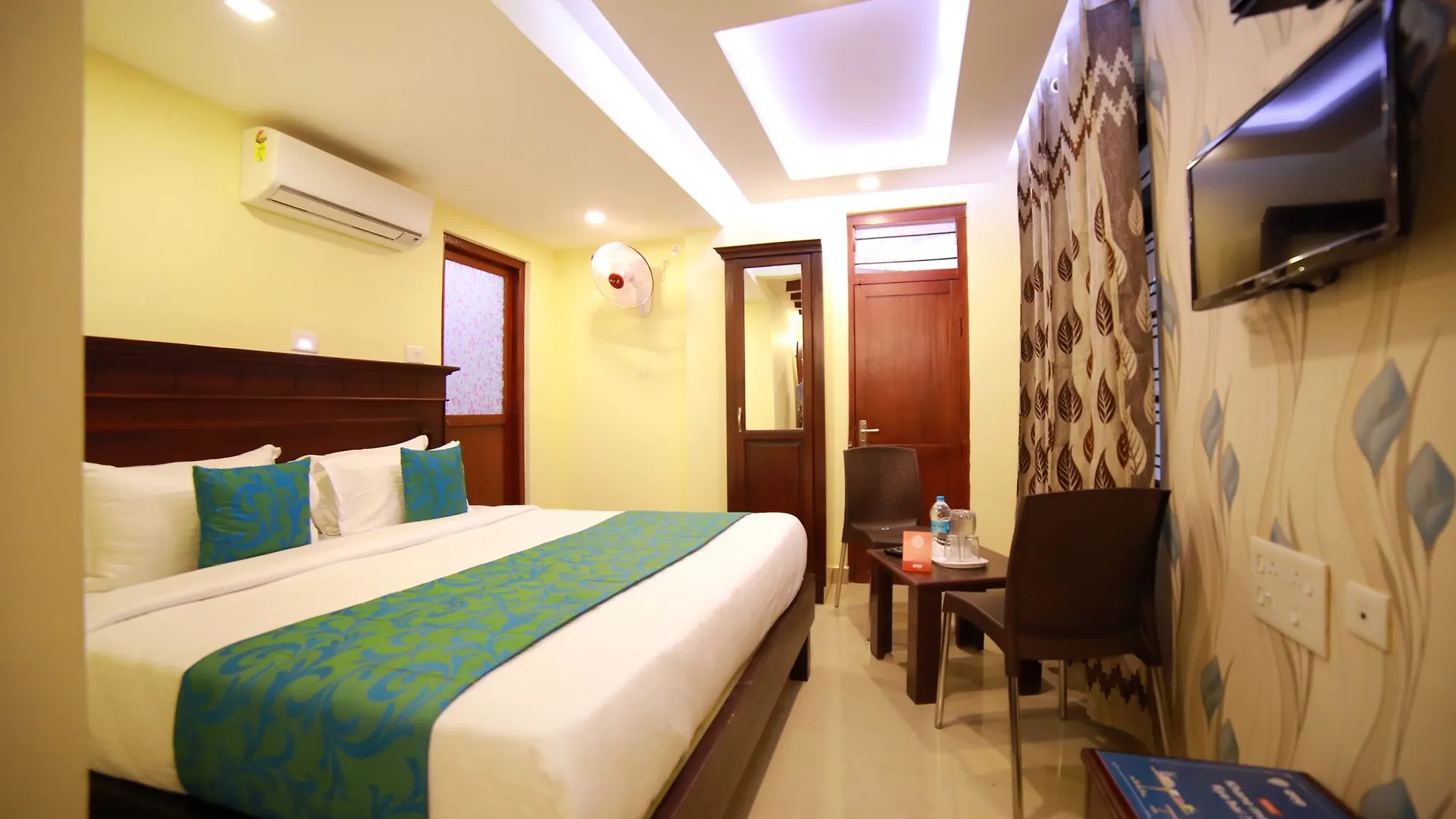 Hotel Oyo 8214 Malabar Plaza Residency 1 Kochi 3*,
