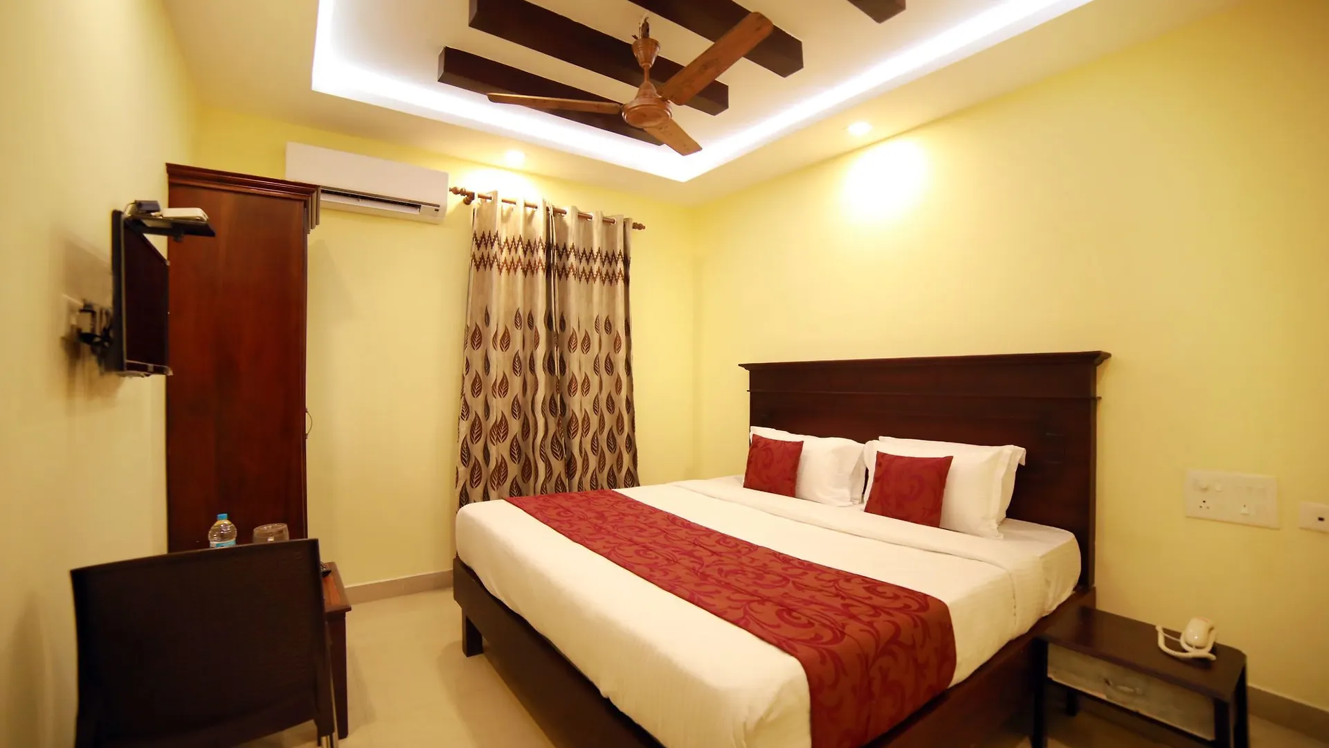 Hotel Oyo 8214 Malabar Plaza Residency 1 Kochi India