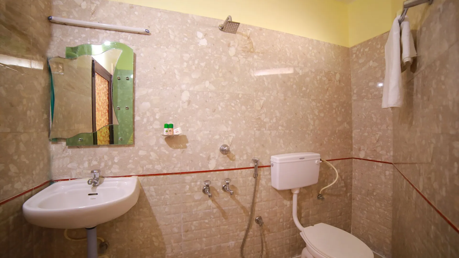 Hotel Oyo 8214 Malabar Plaza Residency 1 Kochi