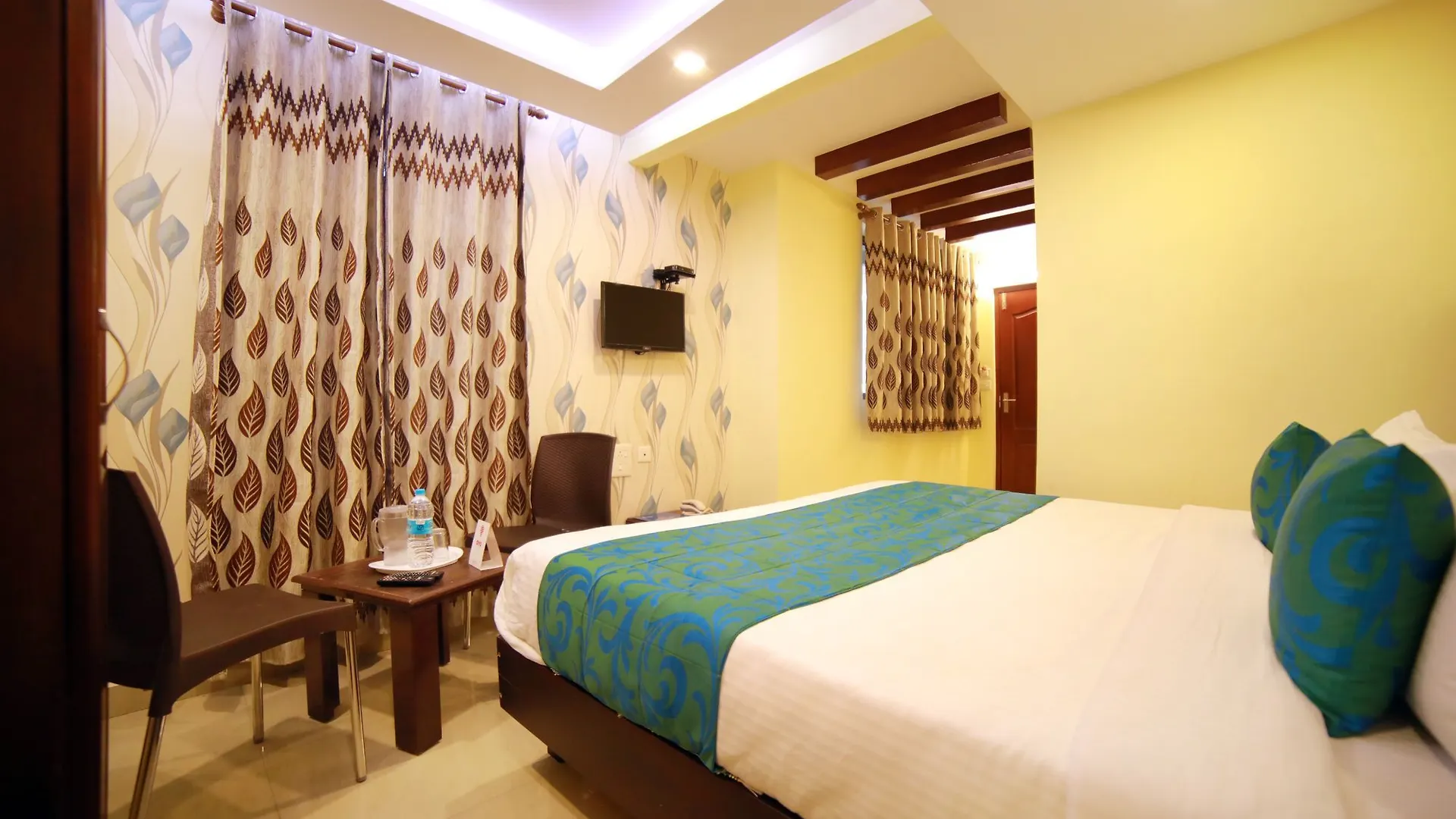 ***  Oyo 8214 Malabar Plaza Residency 1 Hotel Kochi India